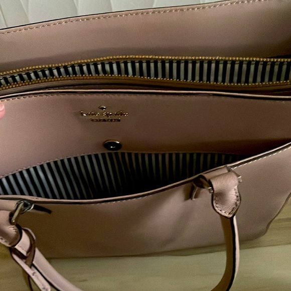 Kate Spade Leather Tote. - Picture 3 of 7